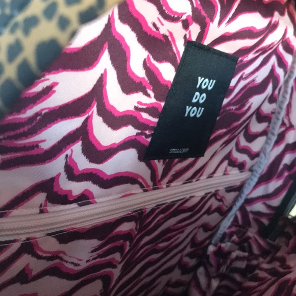 Stella and Dot animal print backpack in EUC🍀 - Picture 6 of 10